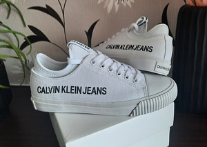 CALVIN KLEIN JEANS KETSID (6 foto / 9)