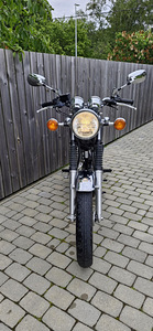 Yamaha SR400 (2 фото из 6)