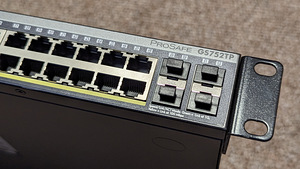 Netgear switchid. 24-48 porti (6 foto / 6)