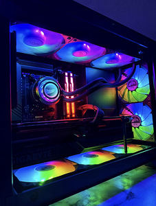 Ryzen 7 7800X3D 5.0GHz 96 MB, 32GB DDR5, RTX 4090 (4 foto / 5)