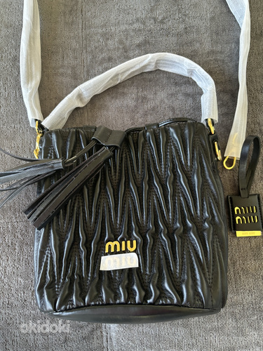 MIUMIU käekott uus