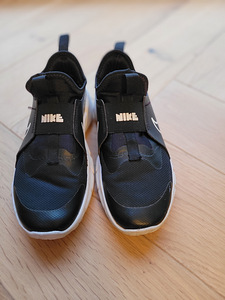 Nike размер 35 (1 фото из 5)