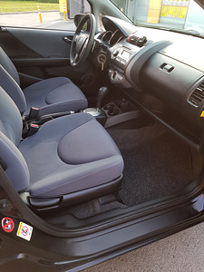 Honda Jazz-1.3(61kw)autom.(bron.18.09) (6 foto / 11)