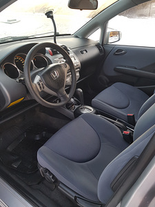 Honda Jazz 1.3(61кВт)автомат. (5 фото из 13)