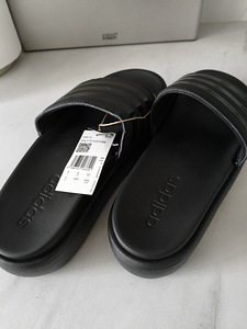 Ranna-, stiilsed plätud *Adidas* p42(27,5cm) (2 foto / 3)