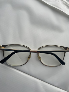 Salvatore Ferragamo SF2150 (3 foto / 9)