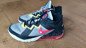 Nike Lebron korvpallitossud / korvpallijalanõud (1 фото из 6)