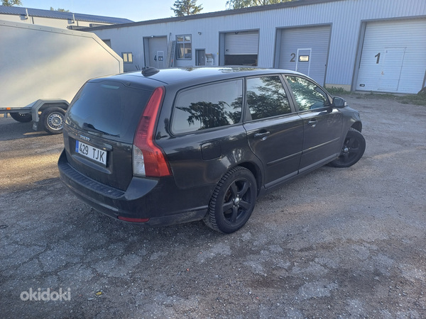 Volvo v50 (фото #5)