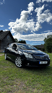 M/V Toyota Avensis 2.2d 110kw ÜV 04.2025 (1 foto / 13)