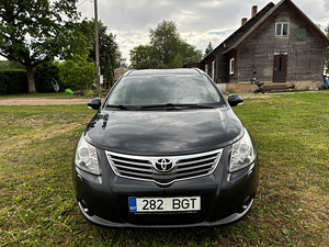 M/V Toyota Avensis 2.2d 110kw ÜV 04.2025 (11 foto / 13)