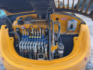 Мини-экскаватор jCB 8055RTS (10 фото из 10)