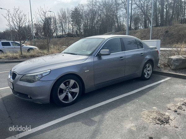 BMW 520, 2004 год, бензин