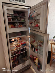 Холодильник 2х камерный