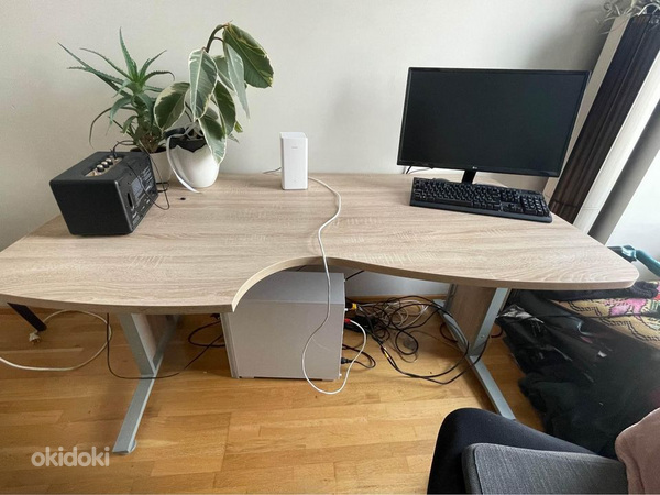 БЕСПЛАТНЫЙ стол/компьютерный стол/офисный стол (фото #1)