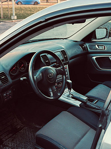 Subaru legacy 2.0 4WD (3 foto / 4)