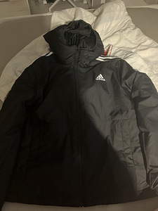 Adidas jakk M-S uus (1 foto / 5)