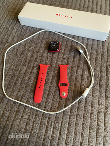 Apple Watch Series 8 41mm Red (foto #1)