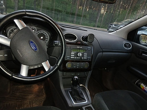 Ford Focus (9 фото из 11)