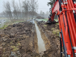 KAEVETÖÖD, GILJOTIIN, HALJASTUS 5T EKSKAVAATORIGA (3 foto / 3)