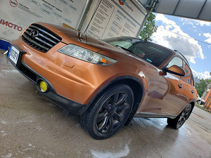Infiniti fx35 (2 foto / 5)