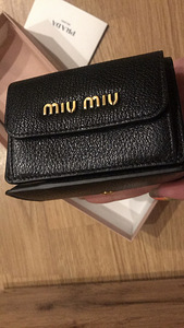 Uus nahast rahakott miu miu (1 foto / 2)