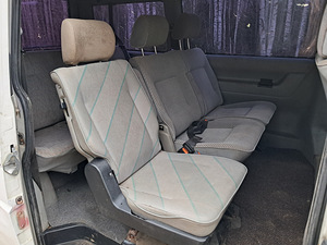 Volkswagen Caravelle (6 фото из 7)