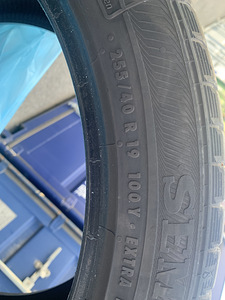 Suverehvid 255/40 R19, XL, suverehvid (3 foto / 5)
