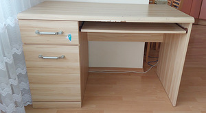 Kirjutuslaud (1 foto / 3)