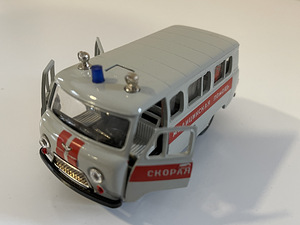 Mudelauto UAZ-452B Kiirabi 1:43 Made in USSR (6 foto / 10)
