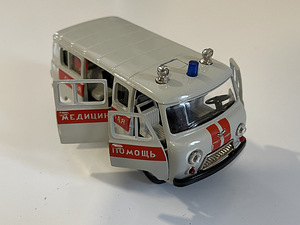 Mudelauto UAZ-452B Kiirabi 1:43 Made in USSR (7 foto / 10)