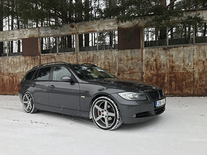 BMW E91 320d Shadowline 6k мануал (1 фото из 14)