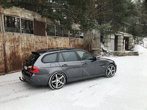 BMW E91 320d Shadowline 6k мануал (3 фото из 14)
