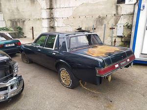 Chrysler New Yorker Fifth Avenue (4 foto / 8)