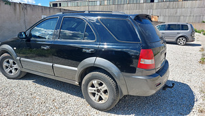 Kia Sorento (13 foto / 13)
