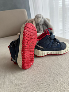Kevadised saapad Reima, suurus 24 (1 foto / 4)
