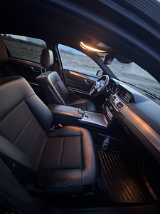 Mercedes-Benz E220 (8 фото из 15)