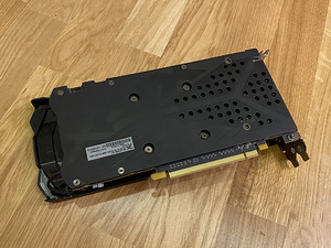 XFX RX 570 8GB (2 foto / 3)