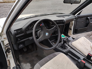 БМВ Е30 316i/318is (6 фото из 14)