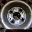 Оригинальные колеса BMW: железные диски с ламельной резиной (фото #2)