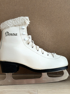 Коньки35 р (3 фото из 3)