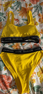 Naiste kollane Calvin Klein ujumisriietus (1 foto / 2)