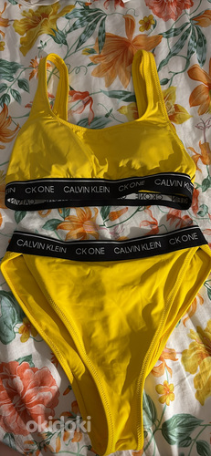 Naiste kollane Calvin Klein ujumisriietus