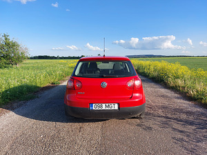 Volkswagen Golf (2 foto / 8)