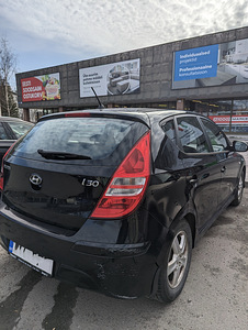 Hyundai i30 2011 (2 foto / 8)