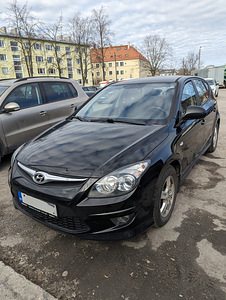 Hyundai i30 2011 (3 foto / 8)