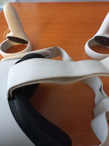 Oculus Quest 2 64gb (3 foto / 3)