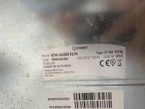 Peaumasin Indesit (5 foto / 6)
