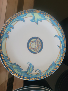 ПРОДАЕТСЯ НАБОР ПОСУДЫ VERSACE (4 фото из 7)
