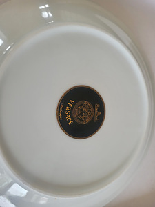 ПРОДАЕТСЯ НАБОР ПОСУДЫ VERSACE (7 фото из 7)