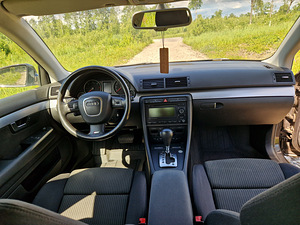 Audi A4 2007, S-line (7 foto / 12)